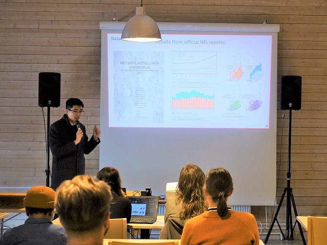 Daesung Lee speaking at the IC event.