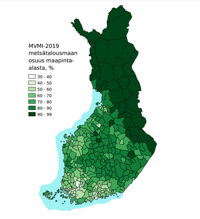 Suomen kartta, jossa eri värisävyillä kuvattu metsämaan osuus maapinta-alasta. 