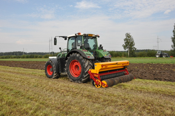 Nurmen täydennyskylvöön on olemassa hyvin monenlaisia koneita. Kylvökoneella, jossa on kiekkovantaat ja jyrä kylvö onnistuu varmasti, mikäli vanhan nurmen kilpailu ei ole liian suurta