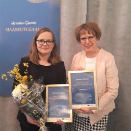 Laatumarja-hankkeen ihmiset vastaanottamassa palkintoa.