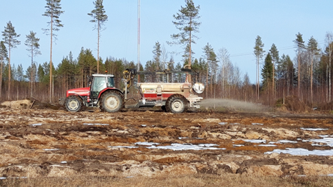 Kalkituksella maan pH:ta voidaan nostaa ja korjata ravinnesuhteita (mm. kalsiumin ja magnesium osalta). 